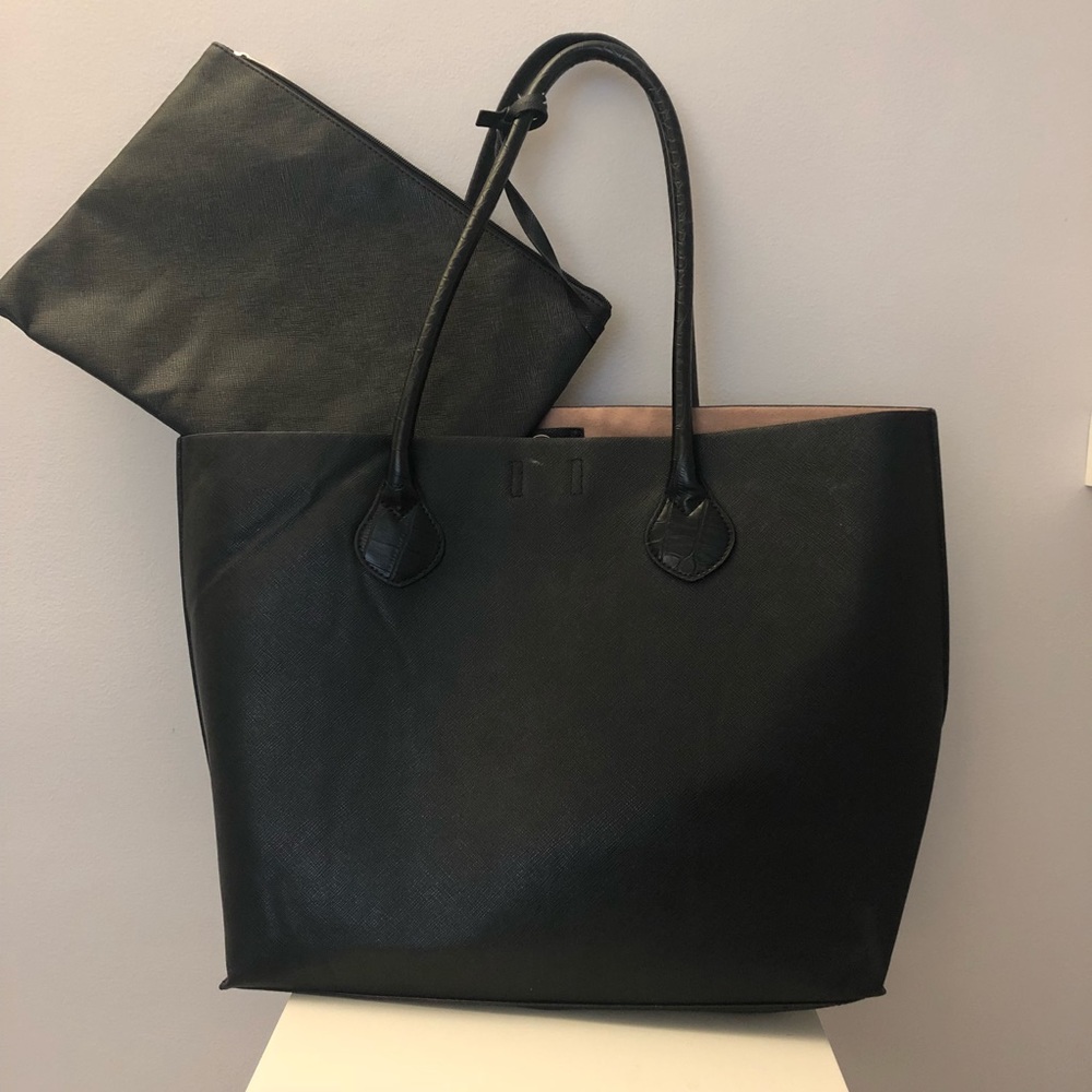 Black tote bag